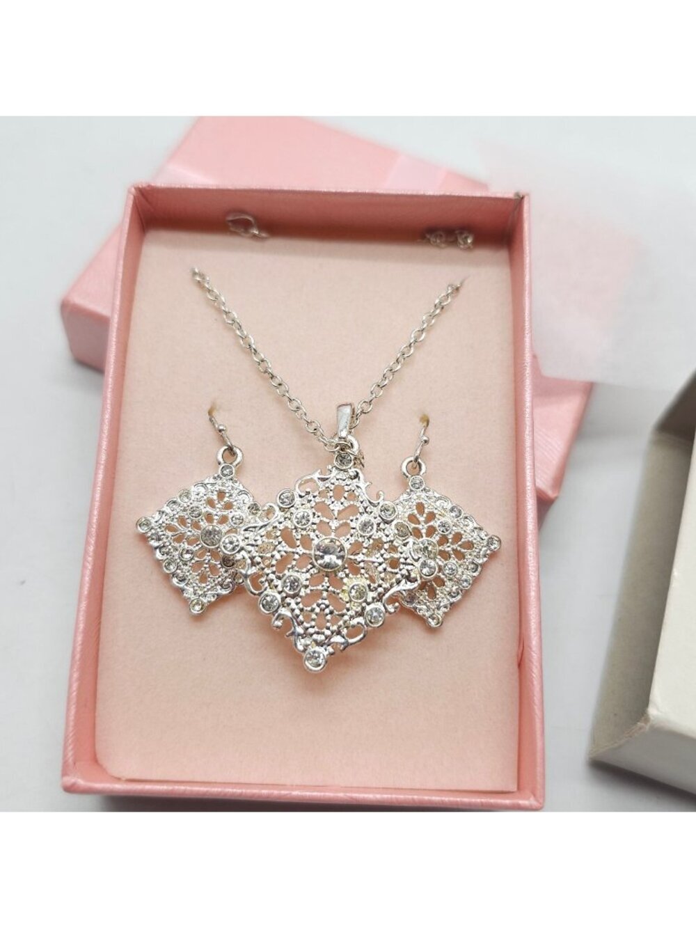 Avon Necklace Earring Marie Sophie Gift Set Silver Tone NIB